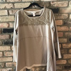 XL Sundance cream long sleeve sweater.